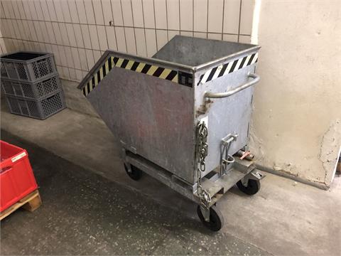 Tipping container