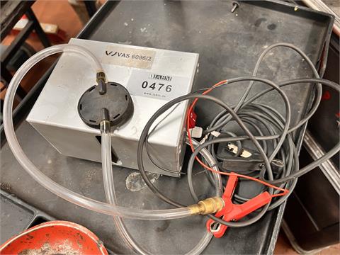 Elektr. Vakuumpumpe zum Befüllen des Kühlmittelkreislaufs VAS 6096/2
